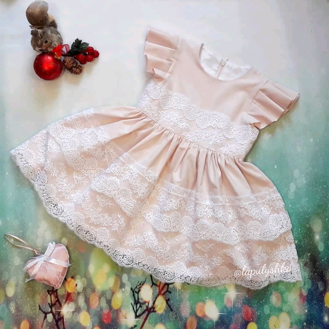 Платье нежно-розового цвета с использованием кружева (хлопок (США)