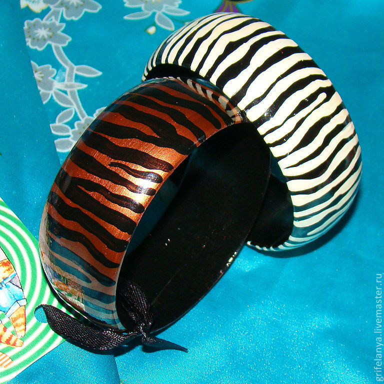 деревянный браслет  "тигр"