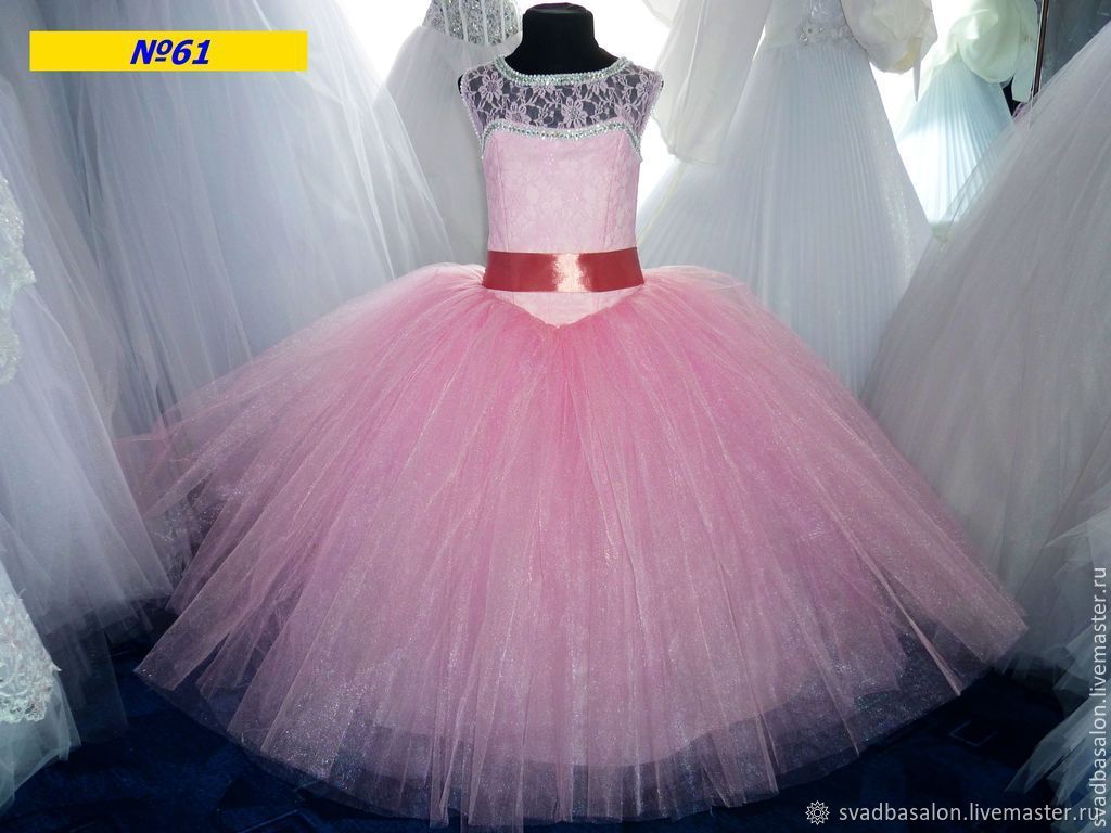 Розовое пышное платье на 5-7 лет