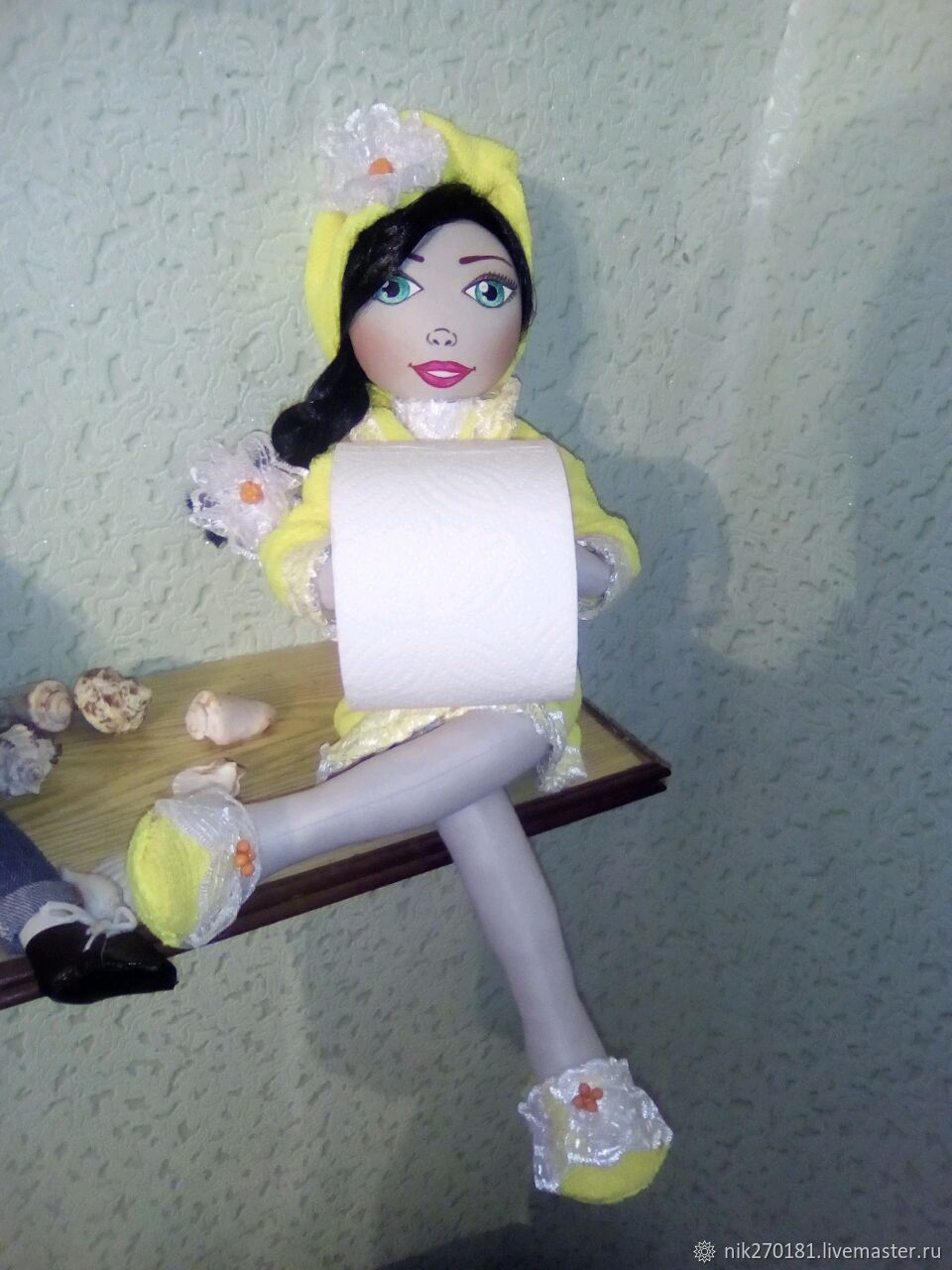 Кукла-держатель в ванную комнату "Катюша"