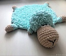 Вязаный детский  коврик-игрушка из плюшевой пряжи