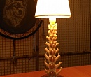 Лампа-светильник из позвоночника Волка