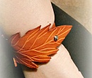 Женский кожаный браслет лист