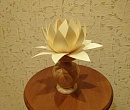 цветок в вазочке лотос