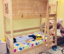 Детская двухъярусная кровать из кедра с дубом и лиственницей
