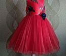 Красное платье с фатиновой юбочкой